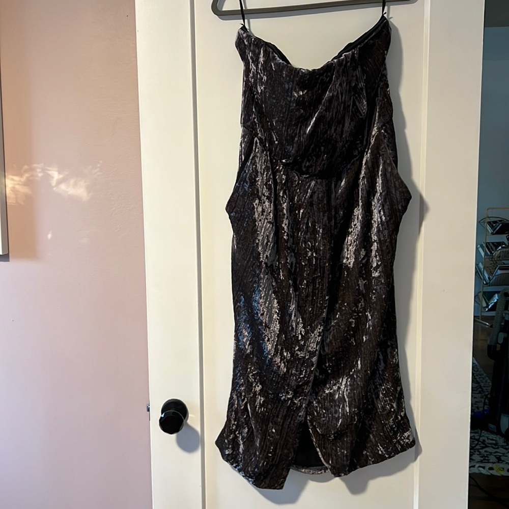 Velour dress with pockets